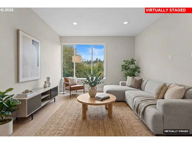 9822 Sw 34th Pl, Portland, OR 97219