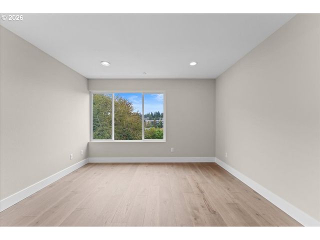 9822 Sw 34th Pl, Portland, OR 97219