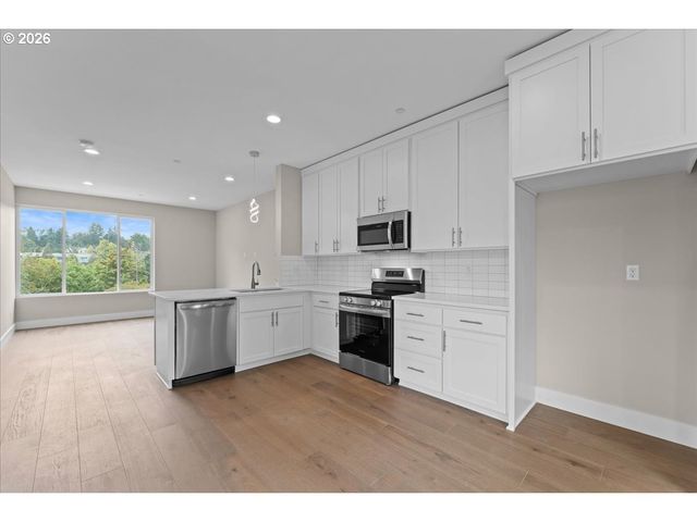 9822 Sw 34th Pl, Portland, OR 97219