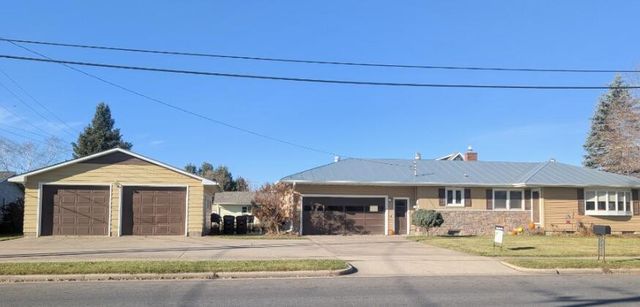 544 Leonard STREET N, West Salem, WI 54669