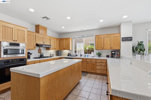 6845 New Melones Cir, Discovery Bay, CA 94505