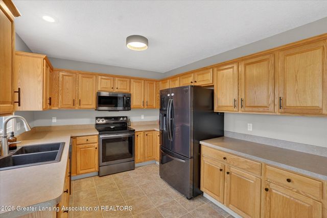 1796 Hollowbrook Drive, Holt, MI 48842