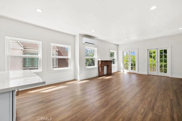 2220 Raymond, Los Angeles, CA 90007