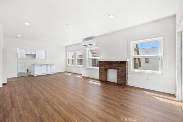 2220 Raymond, Los Angeles, CA 90007