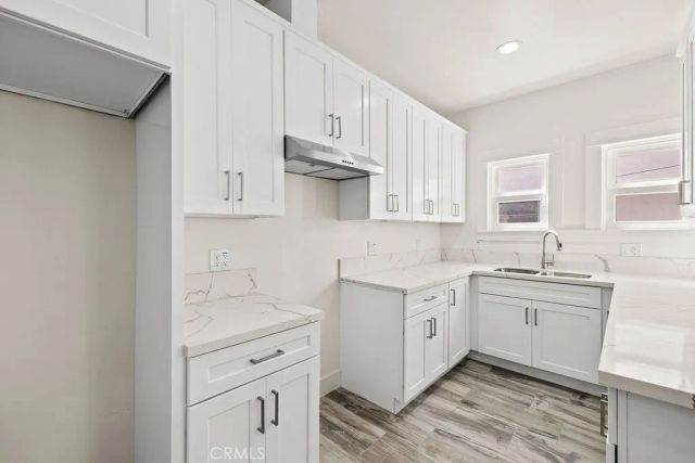 2220 Raymond, Los Angeles, CA 90007