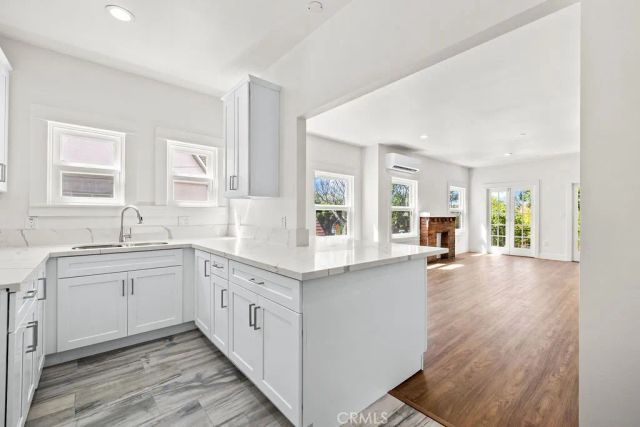 2220 Raymond, Los Angeles, CA 90007