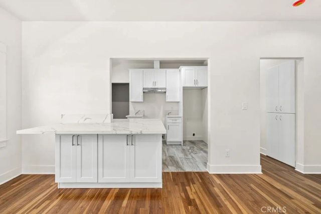 2220 Raymond, Los Angeles, CA 90007