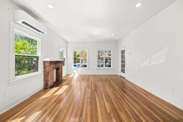 2220 Raymond, Los Angeles, CA 90007