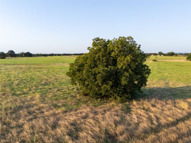 300 County Road 1475, Alvord, TX 76225