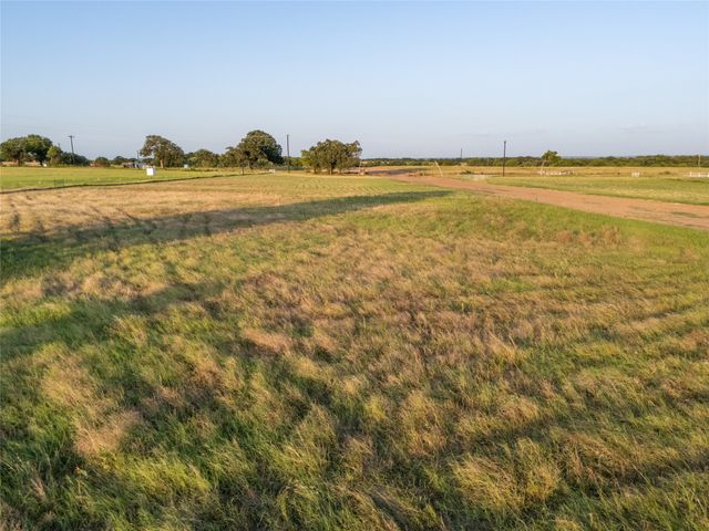 300 County Road 1475, Alvord, TX 76225