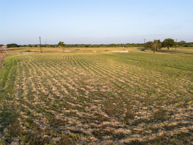 300 County Road 1475, Alvord, TX 76225