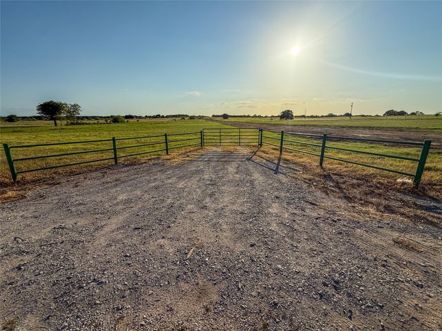 300 County Road 1475, Alvord, TX 76225