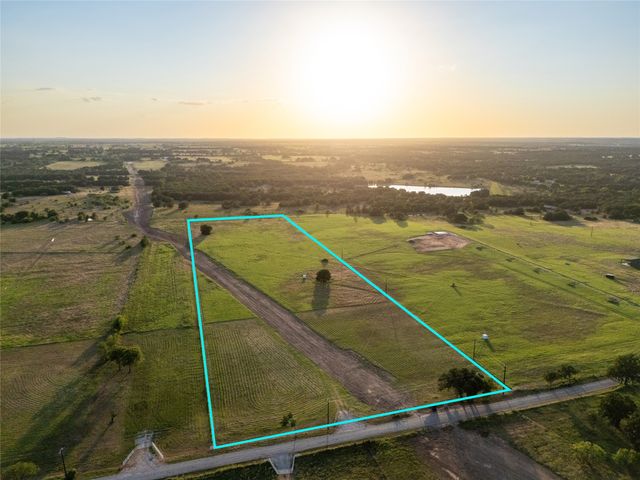 300 County Road 1475, Alvord, TX 76225