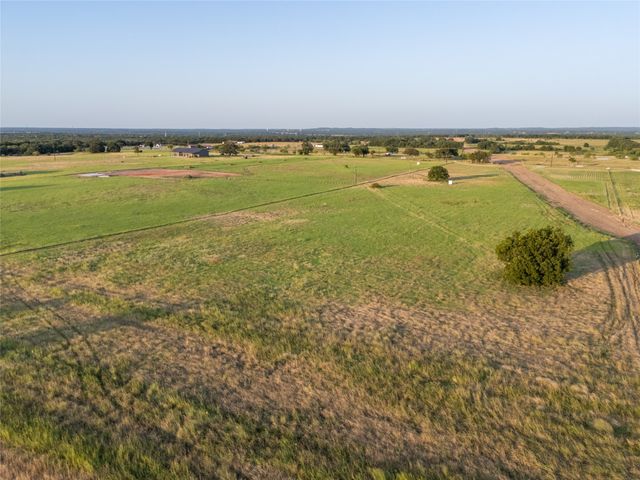 300 County Road 1475, Alvord, TX 76225