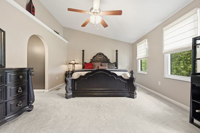 302 Davinci Ct, Rostraver, PA 15012