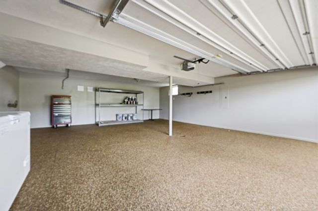 302 Davinci Ct, Rostraver, PA 15012
