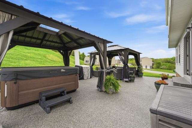 302 Davinci Ct, Rostraver, PA 15012