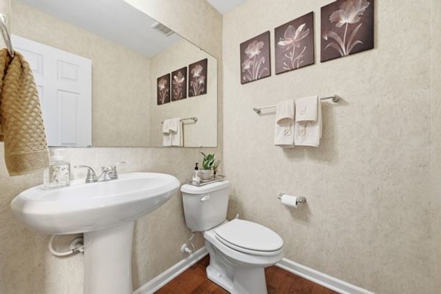 302 Davinci Ct, Rostraver, PA 15012