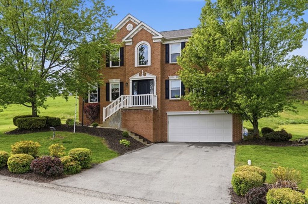 302 Davinci Ct, Rostraver, PA 15012
