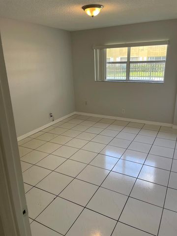 440 SE 2nd Avenue 5, Deerfield Beach, FL 33441