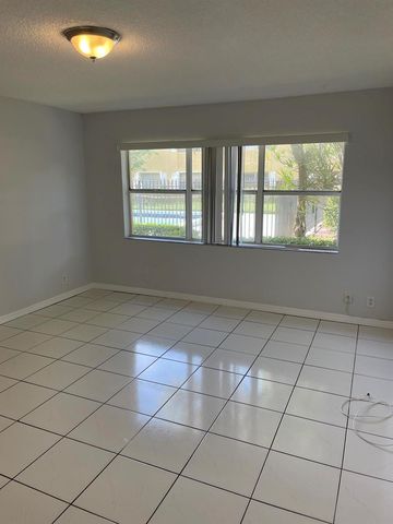 440 SE 2nd Avenue 5, Deerfield Beach, FL 33441