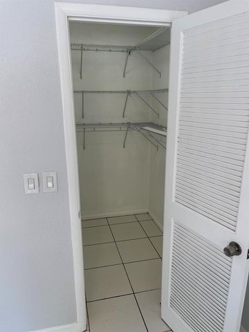 440 SE 2nd Avenue 5, Deerfield Beach, FL 33441