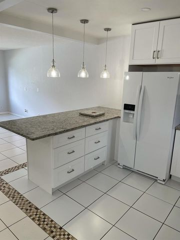 440 SE 2nd Avenue 5, Deerfield Beach, FL 33441