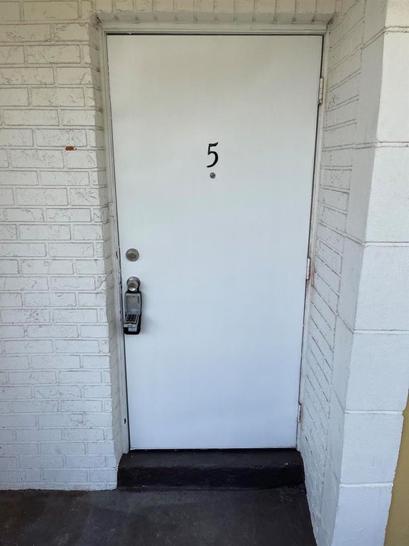 440 SE 2nd Avenue 5, Deerfield Beach, FL 33441
