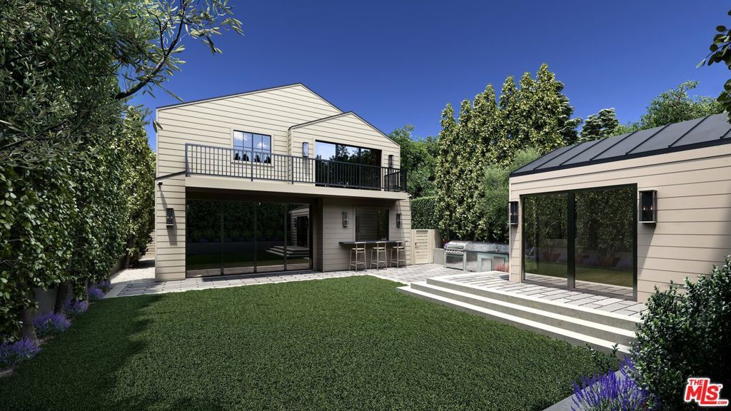 Image 10 of property listing at 354 Entrada Drive, Santa Monica, CA 90402