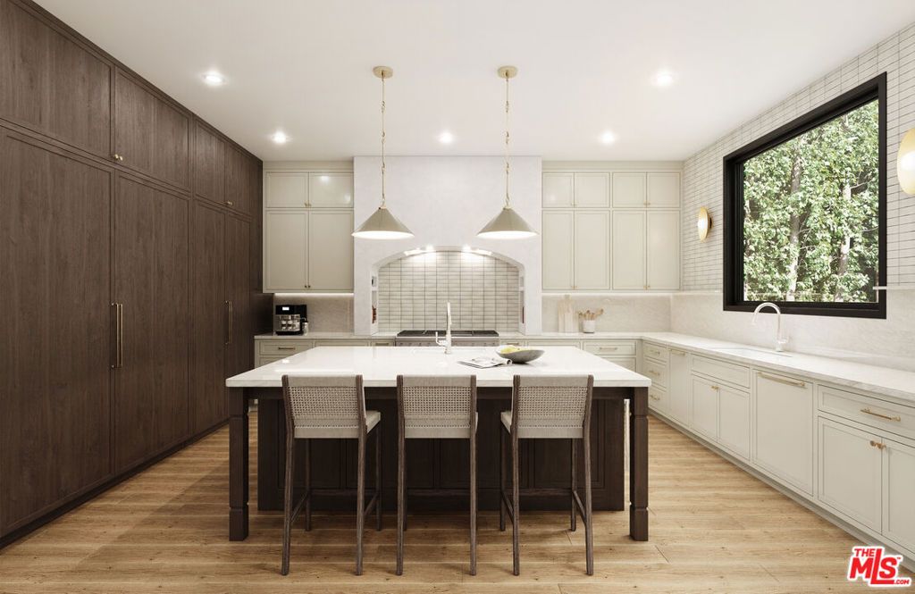 Image 3 of property listing at 354 Entrada Drive, Santa Monica, CA 90402