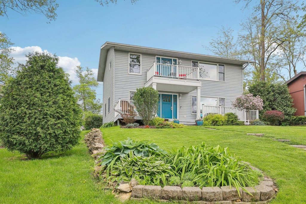 5404 Monona Ridge, Monona, WI 53716