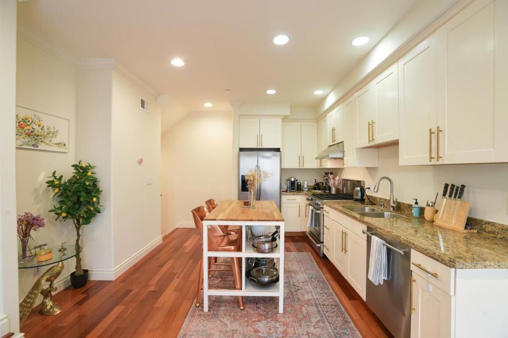 1137 Paloma Avenue E, Burlingame, CA 94010
