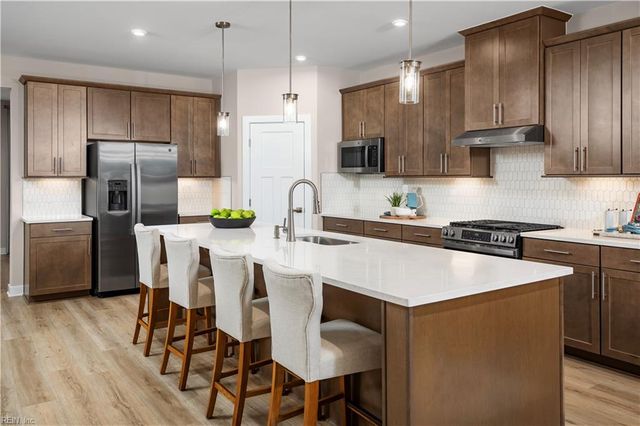 208 Miriam DR, Moyock, NC 27958