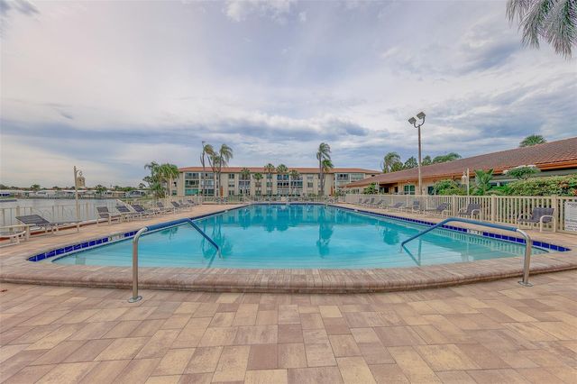 19029 US HIGHWAY 19 N 9-403, Clearwater, FL 33764