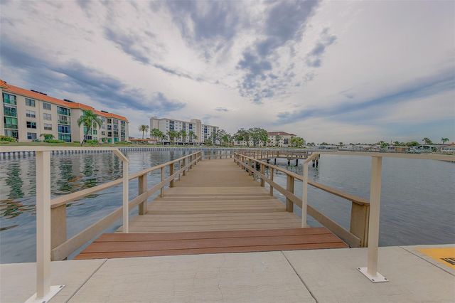 19029 US HIGHWAY 19 N 9-403, Clearwater, FL 33764