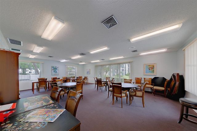 19029 US HIGHWAY 19 N 9-403, Clearwater, FL 33764