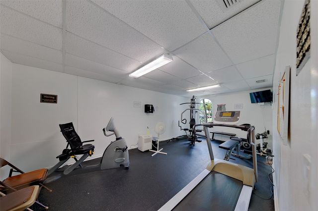 19029 US HIGHWAY 19 N 9-403, Clearwater, FL 33764