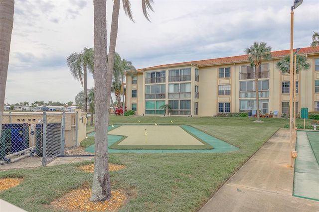 19029 US HIGHWAY 19 N 9-403, Clearwater, FL 33764