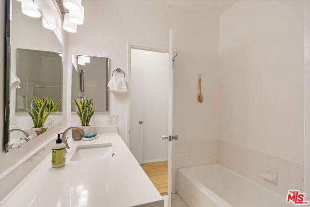 900 Euclid Street 111, Santa Monica, CA 90403