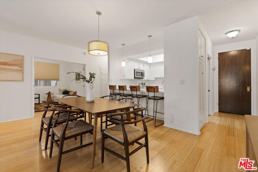 Image 10 of property listing at 900 Euclid Street 111, Santa Monica, CA 90403