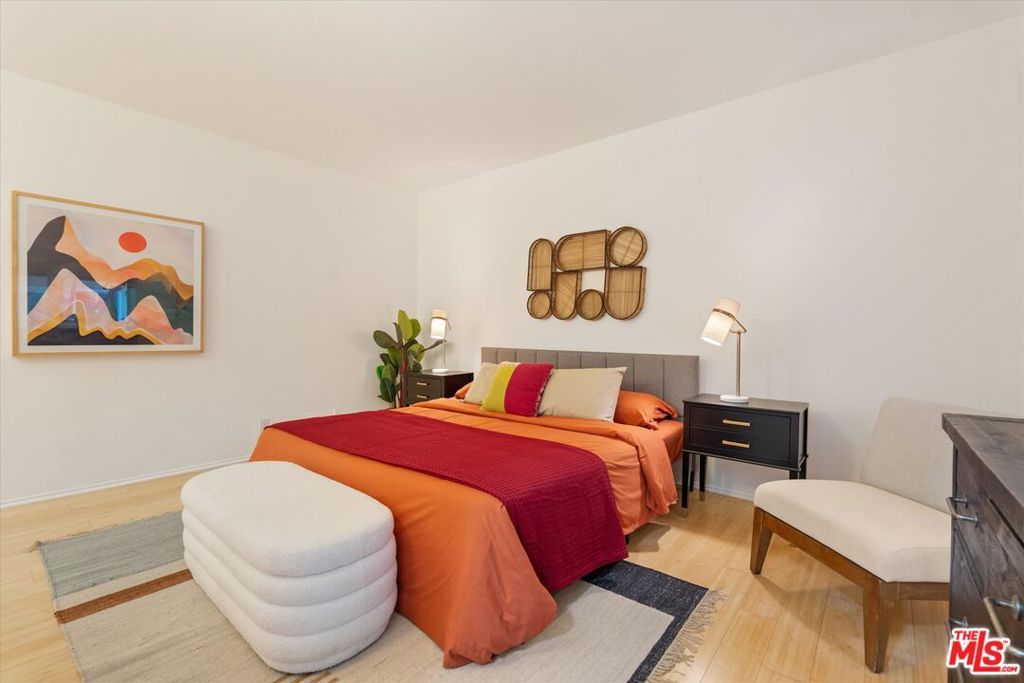 Image 18 of property listing at 900 Euclid Street 111, Santa Monica, CA 90403