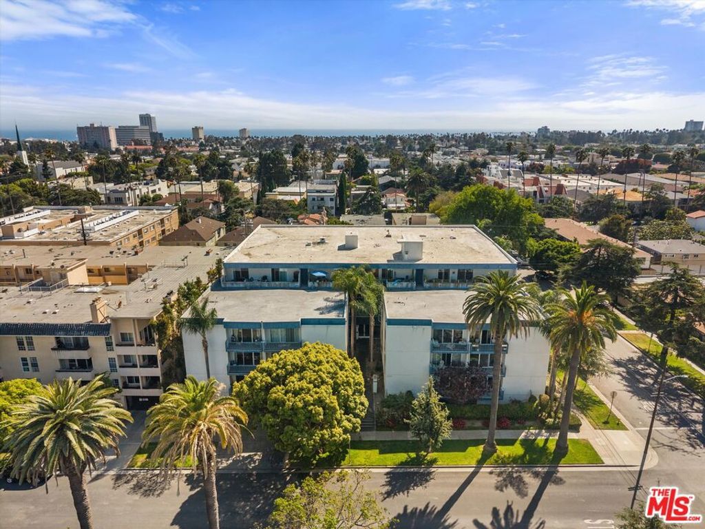 Image 2 of property listing at 900 Euclid Street 111, Santa Monica, CA 90403
