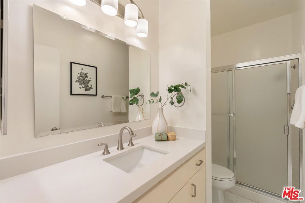 Image 29 of property listing at 900 Euclid Street 111, Santa Monica, CA 90403