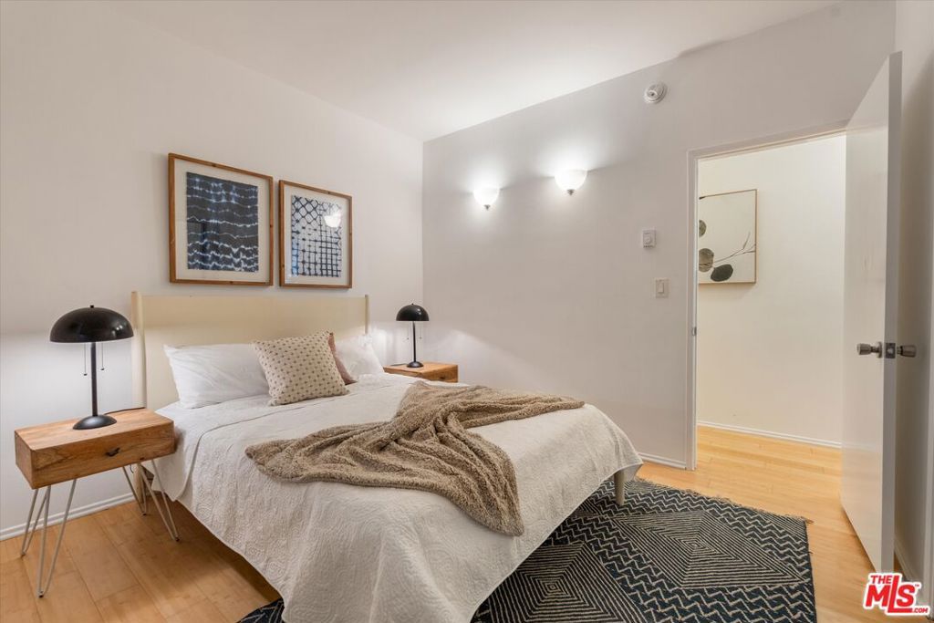 Image 32 of property listing at 900 Euclid Street 111, Santa Monica, CA 90403