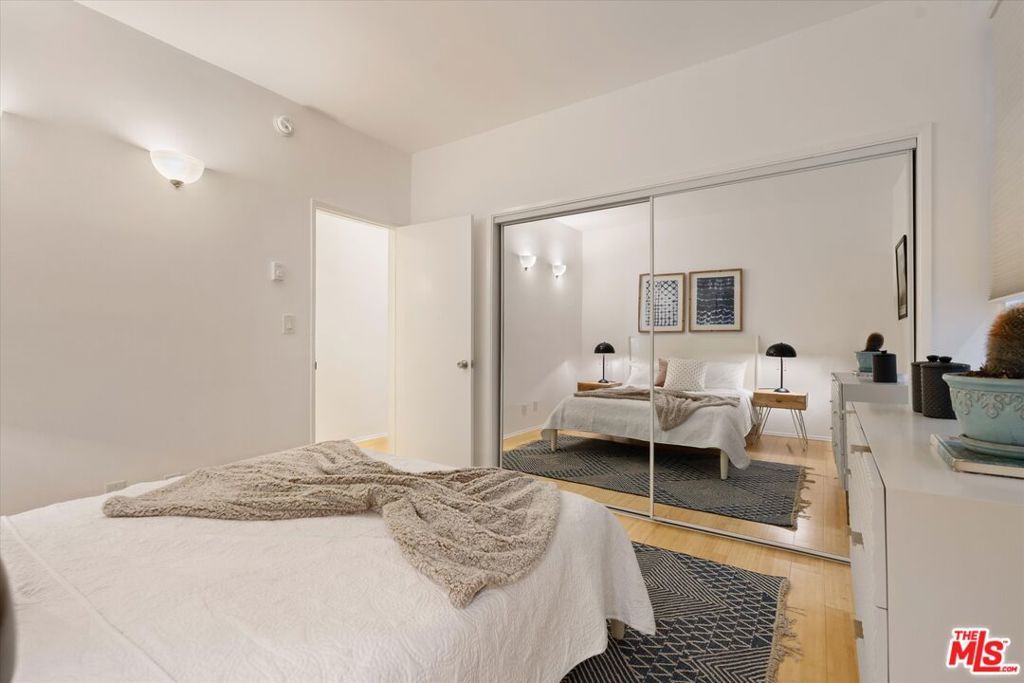 Image 33 of property listing at 900 Euclid Street 111, Santa Monica, CA 90403