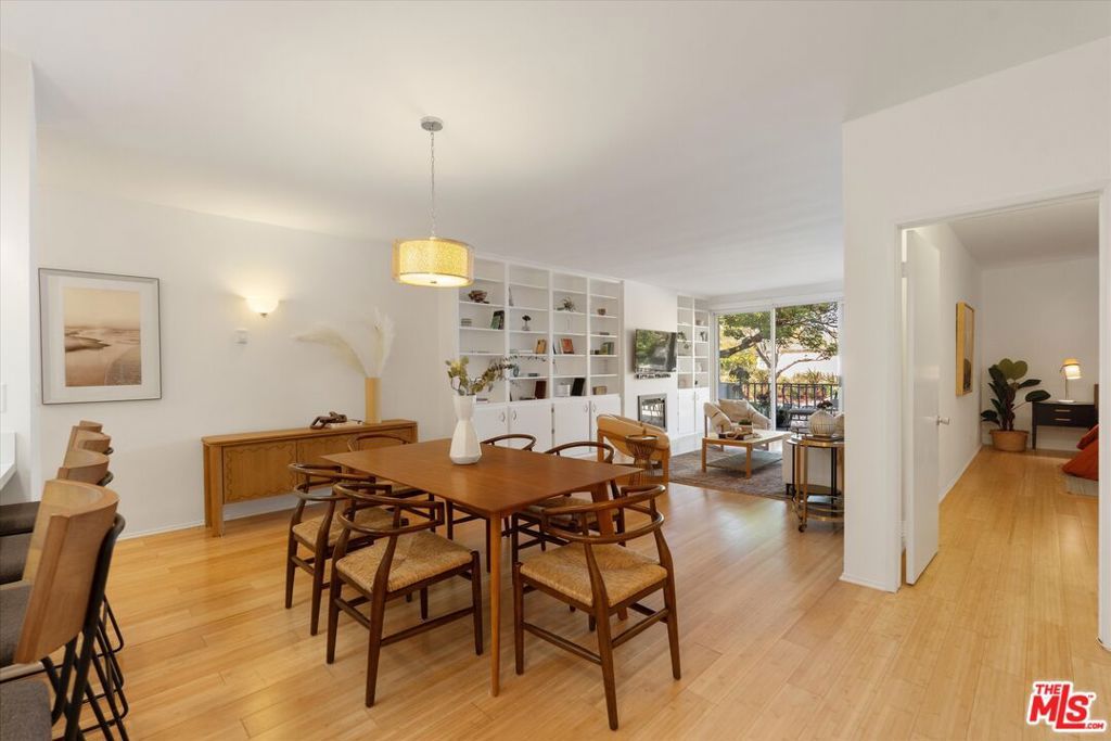 Image 4 of property listing at 900 Euclid Street 111, Santa Monica, CA 90403