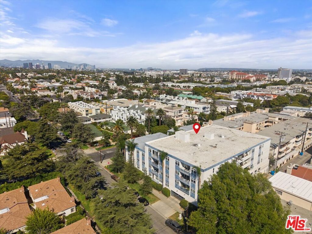 Image 44 of property listing at 900 Euclid Street 111, Santa Monica, CA 90403