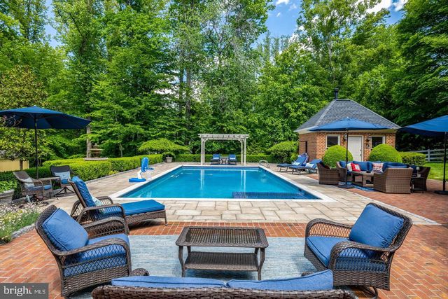 105 INTERPROMONTORY RD, Great Falls, VA 22066