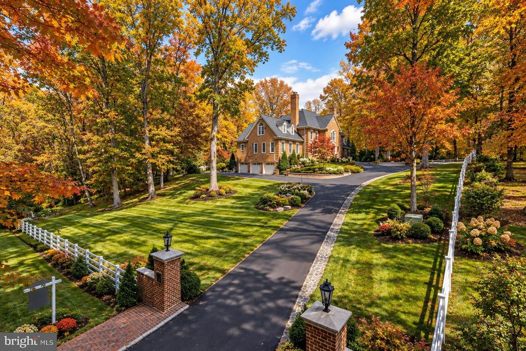 105 INTERPROMONTORY RD, Great Falls, VA 22066