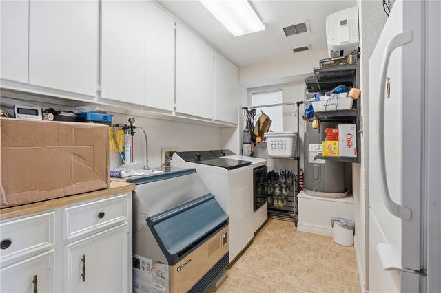 9 Albatross Road, Rockport, TX 78382